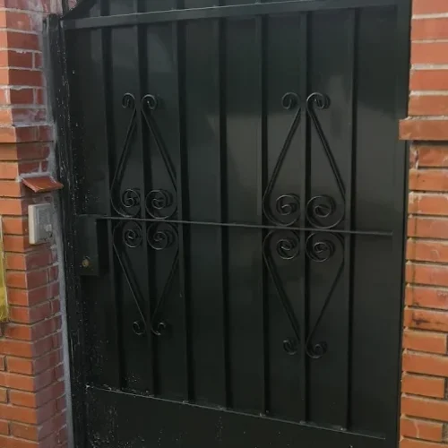 puertas de hierro